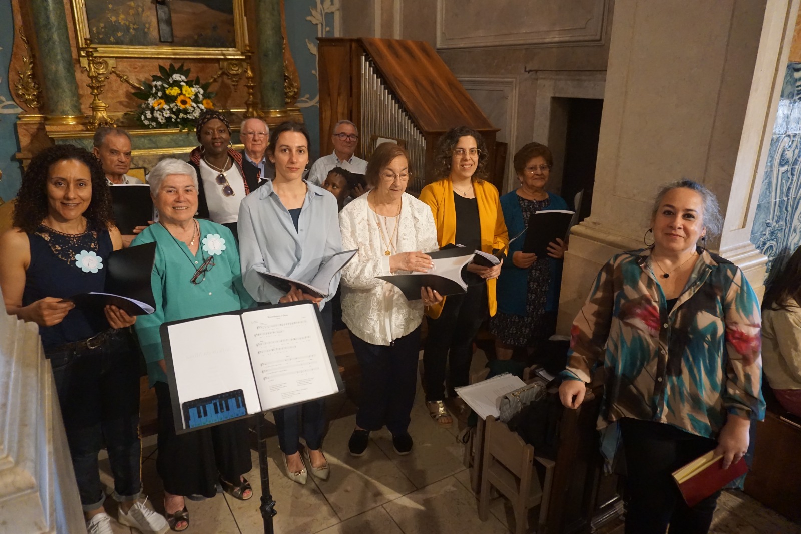 Coro da missa das 12 horas de domingo